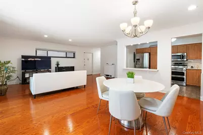 21 Canterbury Road #6, Great Neck, NY 11021 - Photo 15