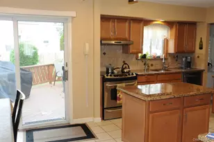 32 Kalda Ln, Plainview, NY 11803 - Photo 5