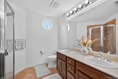 1207 Round Pointe Drive, Haverstraw, NY 10927 - Photo 17