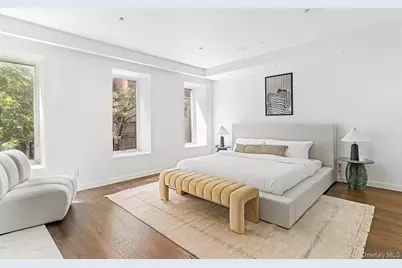 135 E 38th Street, New York, NY 10016 - Photo 13