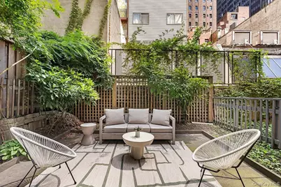135 E 38th Street, New York, NY 10016 - Photo 3