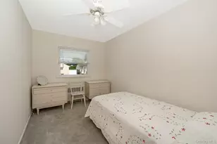 558 N Hawthorne St, Massapequa, NY 11758 - Photo 9