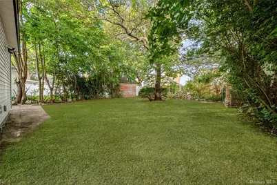 244 Brown Avenue, Hempstead, NY 11550 - Photo 21