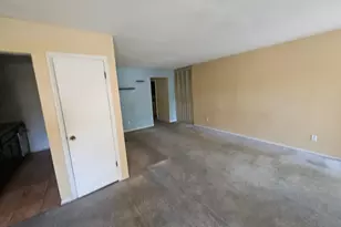 424 Carpenter Ave, Newburgh, NY 12550 - Photo 15