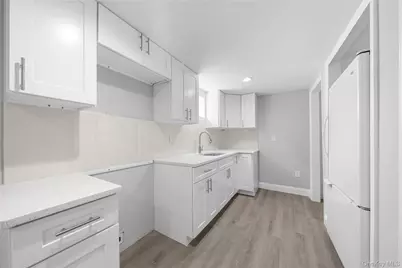 111 Central Avenue, Deer Park, NY 11729 - Photo 21