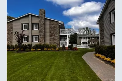 6 Williams Boulevard #061M, Lake Grove, NY 11755 - Photo 3