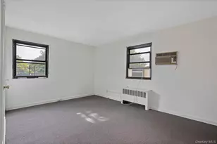 90-55 Shore Pkwy, Howard Beach, NY 11414 - Photo 15