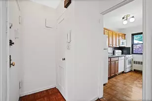 90-55 Shore Pkwy, Howard Beach, NY 11414 - Photo 19