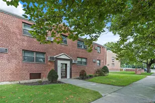 90-55 Shore Pkwy, Howard Beach, NY 11414 - Photo 21