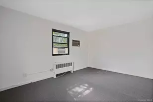 90-55 Shore Pkwy, Howard Beach, NY 11414 - Photo 17