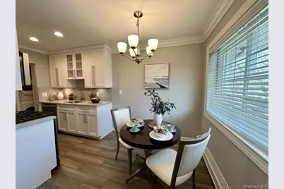 27 Williams Boulevard #272G, Lake Grove, NY 11755 - Photo 5