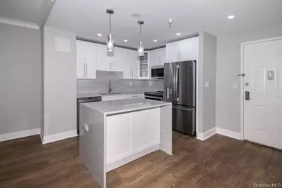 1100 Avalon Street #S1124, Glen Cove, NY 11542 - Photo 3