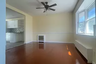 412 37th St, Lindenhurst, NY 11757 - Photo 11