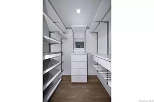 1100 Avalon St, Glen Cove, NY 11542 - Photo 7