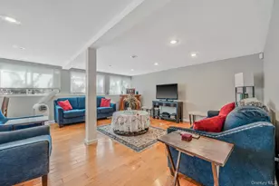 27 Split Cedar Dr, Islandia, NY 11749 - Photo 13