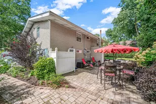 27 Split Cedar Dr, Islandia, NY 11749 - Photo 21