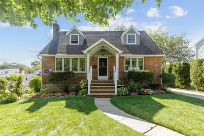 34 Linden Street, New Hyde Park, NY 11040 - Photo 1
