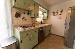 3 Sussex Ct, Suffern, NY 10901 - Photo 9