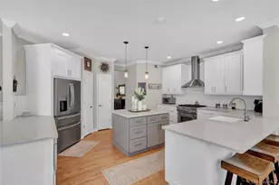 14 Daremy Ln, East Setauket, NY 11733 - Photo 11