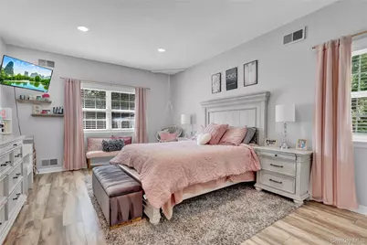 14 Daremy Lane, East Setauket, NY 11733 - Photo 19