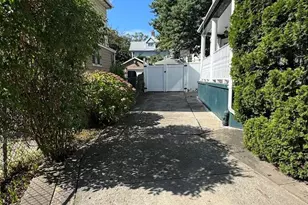 85-32 116th St, Richmond Hill, NY 11418 - Photo 17