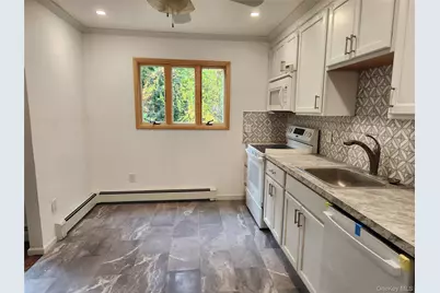 4 Norman Drive, Shoreham, NY 11786 - Photo 7