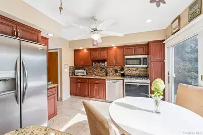 316 Scranton Avenue, Lynbrook, NY 11563 - Photo 9