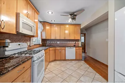 186 11th Street, Bethpage, NY 11714 - Photo 15