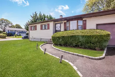 11 Rolan Court, Islip Terrace, NY 11752 - Photo 7
