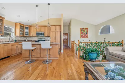 540 Scudder Avenue, Copiague, NY 11726 - Photo 9