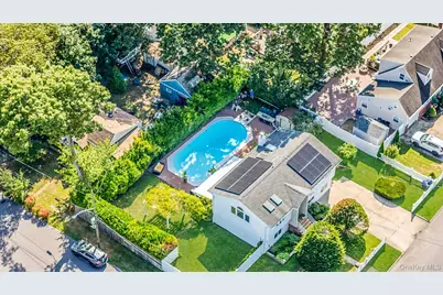540 Scudder Avenue, Copiague, NY 11726 - Photo 35