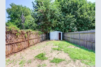 39 Bay Avenue, Hicksville, NY 11801 - Photo 15