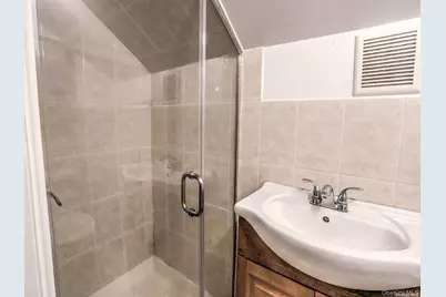 39 Bay Avenue, Hicksville, NY 11801 - Photo 9