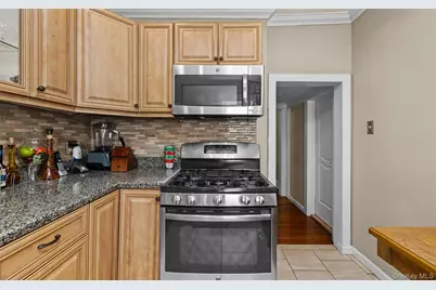 4 Malverne Avenue, Malverne, NY 11565 - Photo 13