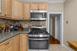 4 Malverne Ave, Malverne, NY 11565 - Photo 13