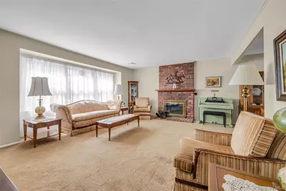 21 Farragut Road, Old Bethpage, NY 11804 - Photo 3