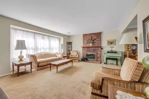 21 Farragut Rd, Old Bethpage, NY 11804 - Photo 3