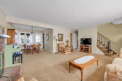 21 Farragut Road, Old Bethpage, NY 11804 - Photo 5