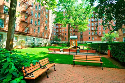 7281 113th Street #2B, Forest Hills, NY 11375 - Photo 15