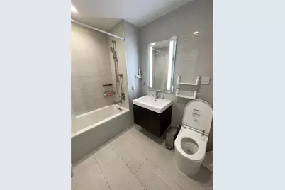 131-05 40th Road #15M, Flushing, NY 11354 - Photo 5