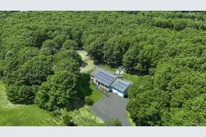 168 Brookfield Avenue, Center Moriches, NY 11934 - Photo 9