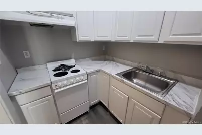 61 S Hamilton St Apt 2, Poughkeepsie, NY 12601 - Photo 5