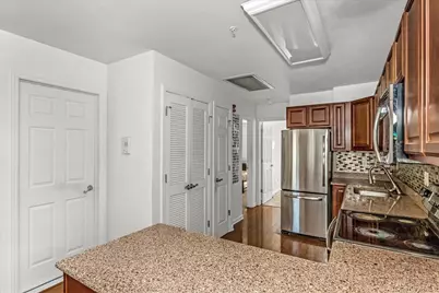 802 Willow Lane #Upper Level, Valley Stream, NY 11580 - Photo 7