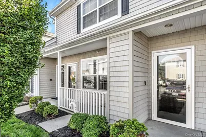 802 Willow Lane #Upper Level, Valley Stream, NY 11580 - Photo 3