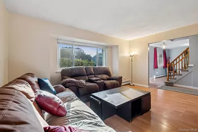 27 Parkridge Circle, Port Jefferson Station, NY 11776 - Photo 3