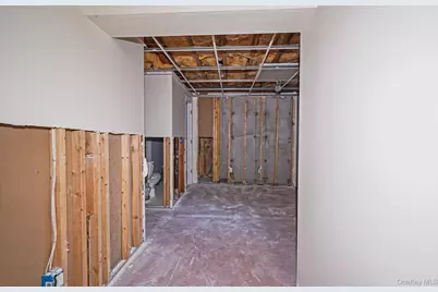 51 Gaetano Lane N, Coram, NY 11727 - Photo 35