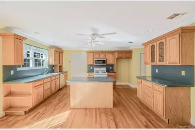 51 Gaetano Lane N, Coram, NY 11727 - Photo 13