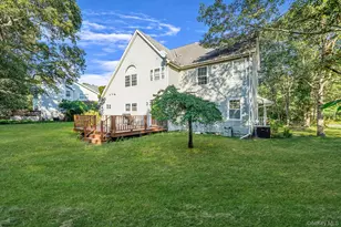 51 Gaetano Ln N, Coram, NY 11727 - Photo 37