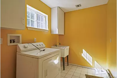 51 Gaetano Lane N, Coram, NY 11727 - Photo 31