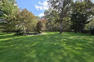 30 Elizabeth Way, Ridge, NY 11961 - Photo 7